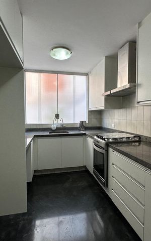 Casa de condomínio para alugar com 520m², 4 quartos e 4 vagasCozinha