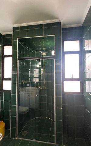 Casa de condomínio para alugar com 520m², 4 quartos e 4 vagasBanheiro da Suíte 3