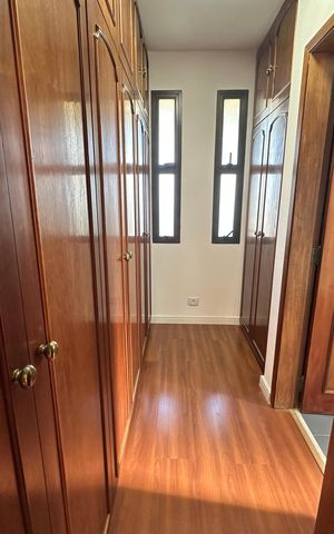 Casa de condomínio para alugar com 520m², 4 quartos e 4 vagasCloset da suíte 2
