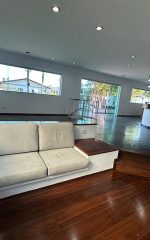 Casa de condomínio para alugar com 520m², 4 quartos e 4 vagasSala