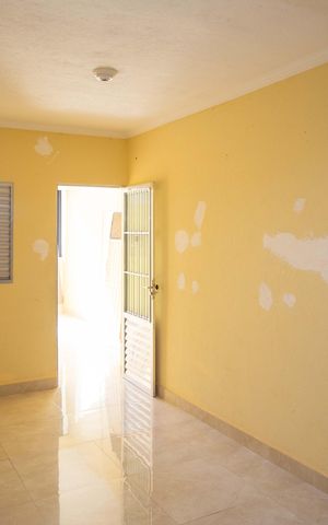 Casa à venda com 90m², 1 quarto e sem vagaSala