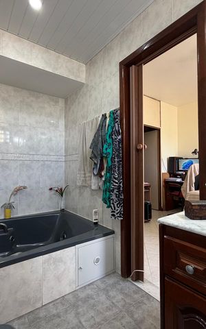 Apartamento à venda com 104m², 3 quartos e 1 vaga Apartamento à venda com 104m², 3 quartos e 1 vagaBanheiro da suíte