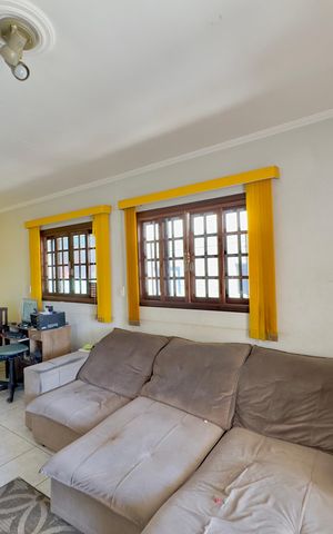 Casa à venda com 100m², 5 quartos e 2 vagas Casa à venda com 100m², 5 quartos e 2 vagasSala 2