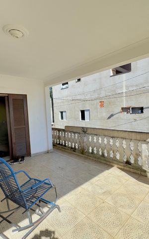 Casa à venda com 100m², 5 quartos e 2 vagas Casa à venda com 100m², 5 quartos e 2 vagasSacada