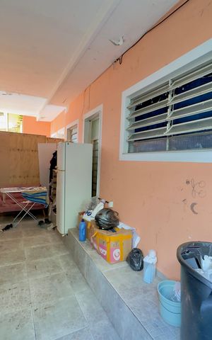 Casa à venda com 100m², 5 quartos e 2 vagas Casa à venda com 100m², 5 quartos e 2 vagasÁrea de Serviço