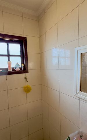 Casa à venda com 100m², 5 quartos e 2 vagas Casa à venda com 100m², 5 quartos e 2 vagasBanheiro 2