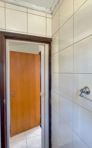 Casa à venda com 100m², 5 quartos e 2 vagas Casa à venda com 100m², 5 quartos e 2 vagasBanheiro 3