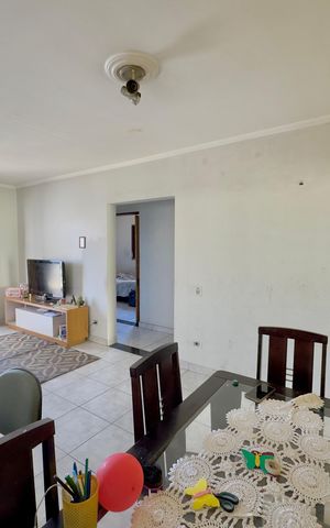 Casa à venda com 100m², 5 quartos e 2 vagas Casa à venda com 100m², 5 quartos e 2 vagasSala 2