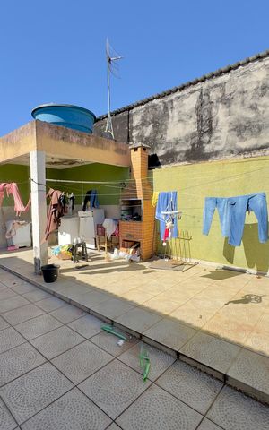 Casa à venda com 100m², 5 quartos e 2 vagas Casa à venda com 100m², 5 quartos e 2 vagasQuintal