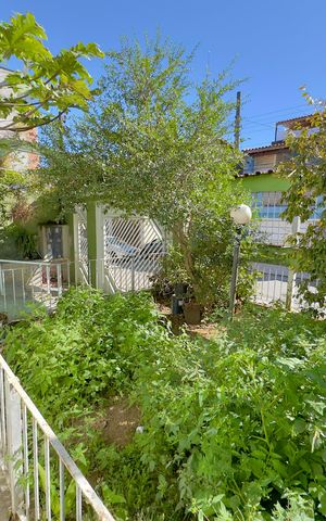 Casa à venda com 100m², 5 quartos e 2 vagas Casa à venda com 100m², 5 quartos e 2 vagasJardim