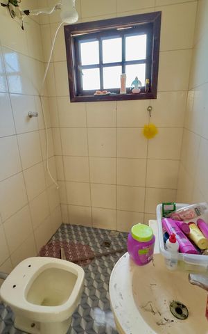 Casa à venda com 100m², 5 quartos e 2 vagas Casa à venda com 100m², 5 quartos e 2 vagasBanheiro 2