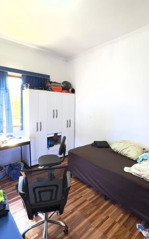 Casa à venda com 100m², 5 quartos e 2 vagas Casa à venda com 100m², 5 quartos e 2 vagasQuarto 1