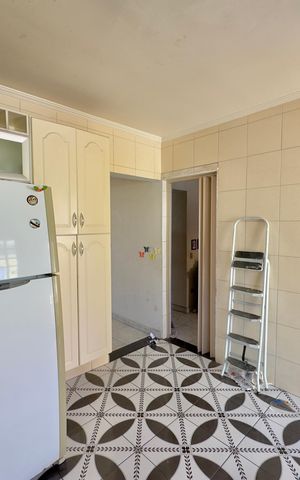 Casa à venda com 100m², 5 quartos e 2 vagas Casa à venda com 100m², 5 quartos e 2 vagasCozinha 1