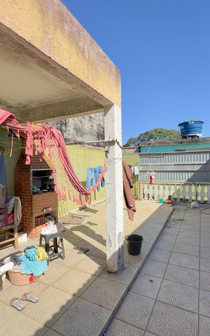 Casa à venda com 100m², 5 quartos e 2 vagas Casa à venda com 100m², 5 quartos e 2 vagasQuintal