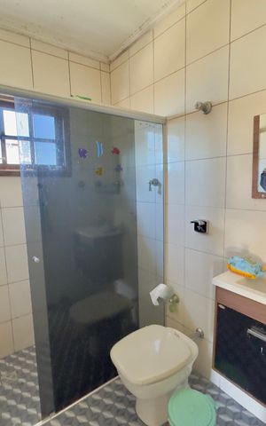 Casa à venda com 100m², 5 quartos e 2 vagas Casa à venda com 100m², 5 quartos e 2 vagasBanheiro 3