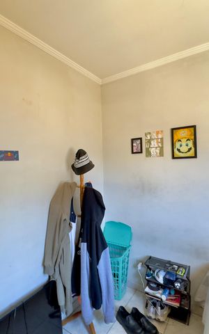 Casa à venda com 100m², 5 quartos e 2 vagas Casa à venda com 100m², 5 quartos e 2 vagasQuarto 4