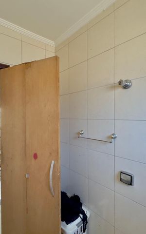 Casa à venda com 100m², 5 quartos e 2 vagas Casa à venda com 100m², 5 quartos e 2 vagasBanheiro 2