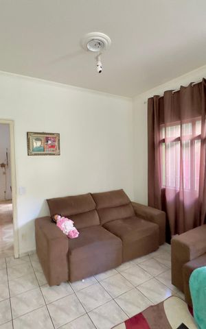 Casa à venda com 100m², 5 quartos e 2 vagas Casa à venda com 100m², 5 quartos e 2 vagasSala 1