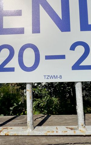 Casa à venda com 100m², 5 quartos e 2 vagas Casa à venda com 100m², 5 quartos e 2 vagasCódigo da placa TZWM-8