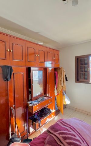 Casa à venda com 100m², 5 quartos e 2 vagas Casa à venda com 100m², 5 quartos e 2 vagasQuarto 5