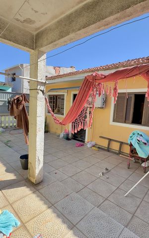 Casa à venda com 100m², 5 quartos e 2 vagas Casa à venda com 100m², 5 quartos e 2 vagasQuintal