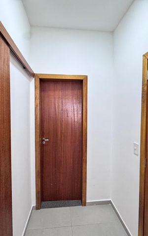 Casa de condomínio para alugar com 227m², 3 quartos e 2 vagas Casa de condomínio para alugar com 227m², 3 quartos e 2 vagasCorredor