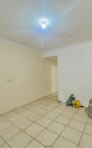 Casa à venda com 145m², 2 quartos e 2 vagas Casa à venda com 145m², 2 quartos e 2 vagasSala