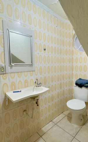 Casa à venda com 145m², 2 quartos e 2 vagas Casa à venda com 145m², 2 quartos e 2 vagasBanheiro 2