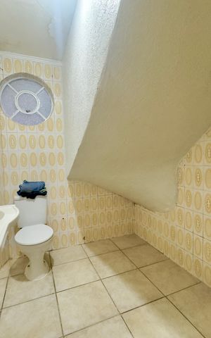 Casa à venda com 145m², 2 quartos e 2 vagas Casa à venda com 145m², 2 quartos e 2 vagasBanheiro 2