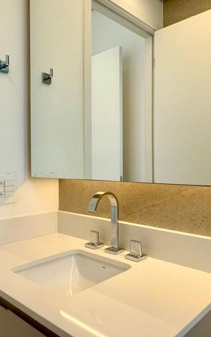 Apartamento para alugar com 163m², 4 quartos e 3 vagas Apartamento para alugar com 163m², 4 quartos e 3 vagasBanheiro da Suíte 2