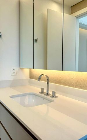 Apartamento para alugar com 163m², 4 quartos e 3 vagas Apartamento para alugar com 163m², 4 quartos e 3 vagasBanheiro da Suíte 1