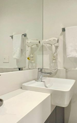 Studio para alugar com 30m², 1 quarto e 1 vaga Studio para alugar com 30m², 1 quarto e 1 vagaBanheiro