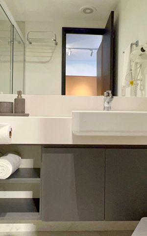 Studio para alugar com 30m², 1 quarto e 1 vaga Studio para alugar com 30m², 1 quarto e 1 vagaBanheiro
