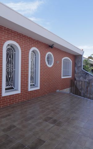Casa para alugar com 200m², 3 quartos e 2 vagasVaranda da frente