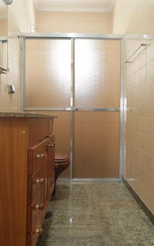 Casa para alugar com 200m², 3 quartos e 2 vagasBanheiro Social