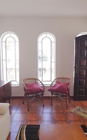 Casa para alugar com 200m², 3 quartos e 2 vagasSala