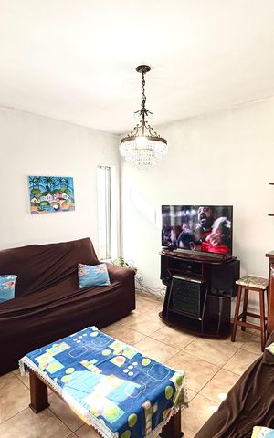 Casa à venda com 347m², 3 quartos e 3 vagas Casa à venda com 347m², 3 quartos e 3 vagasSala