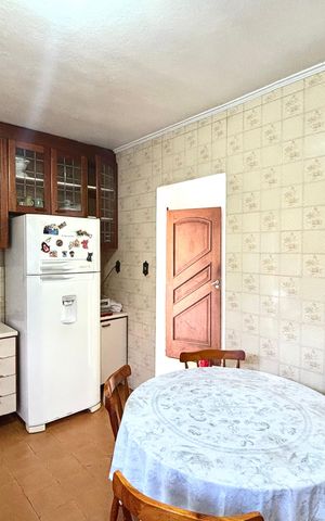 Casa à venda com 347m², 3 quartos e 3 vagas Casa à venda com 347m², 3 quartos e 3 vagasCozinha