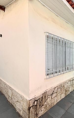 Casa à venda com 347m², 3 quartos e 3 vagas Casa à venda com 347m², 3 quartos e 3 vagasCorredor