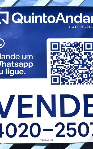 Casa à venda com 347m², 3 quartos e 3 vagas Casa à venda com 347m², 3 quartos e 3 vagasPlaca