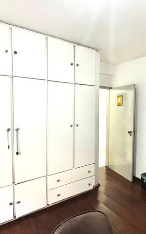 Casa à venda com 347m², 3 quartos e 3 vagas Casa à venda com 347m², 3 quartos e 3 vagasQuarto 1