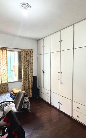 Casa à venda com 347m², 3 quartos e 3 vagas Casa à venda com 347m², 3 quartos e 3 vagasQuarto 1