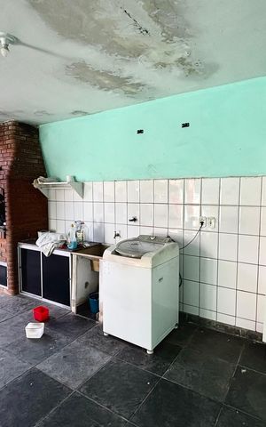 Casa à venda com 347m², 3 quartos e 3 vagas Casa à venda com 347m², 3 quartos e 3 vagasÁrea de Serviço