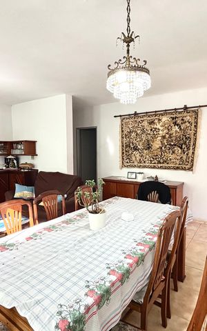 Casa à venda com 347m², 3 quartos e 3 vagas Casa à venda com 347m², 3 quartos e 3 vagasCopa