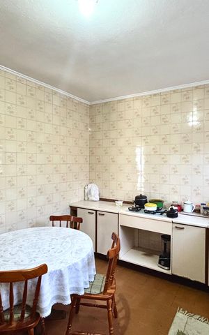 Casa à venda com 347m², 3 quartos e 3 vagas Casa à venda com 347m², 3 quartos e 3 vagasCozinha