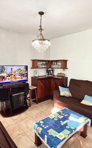 Casa à venda com 347m², 3 quartos e 3 vagas Casa à venda com 347m², 3 quartos e 3 vagasSala