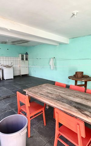 Casa à venda com 347m², 3 quartos e 3 vagas Casa à venda com 347m², 3 quartos e 3 vagasÁrea comum - Churrasqueira