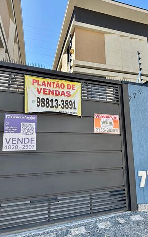 Casa à venda com 85m², 2 quartos e 1 vaga Casa à venda com 85m², 2 quartos e 1 vagaFachada