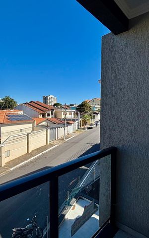 Casa à venda com 85m², 2 quartos e 1 vaga Casa à venda com 85m², 2 quartos e 1 vagaVaranda