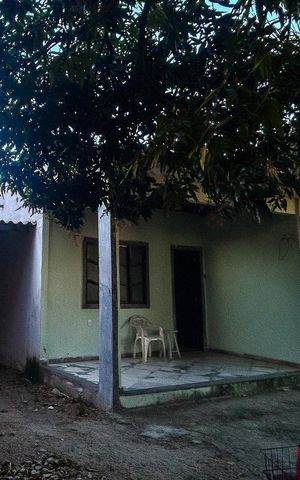 Casa para alugar com 425m², 2 quartos e 2 vagas Casa para alugar com 425m², 2 quartos e 2 vagasLateral da casa e garagem